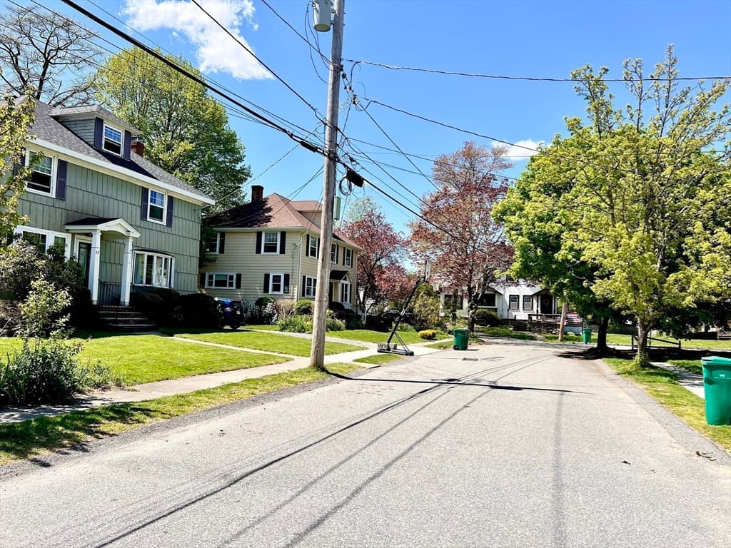 42 Marion Avenue photo 3