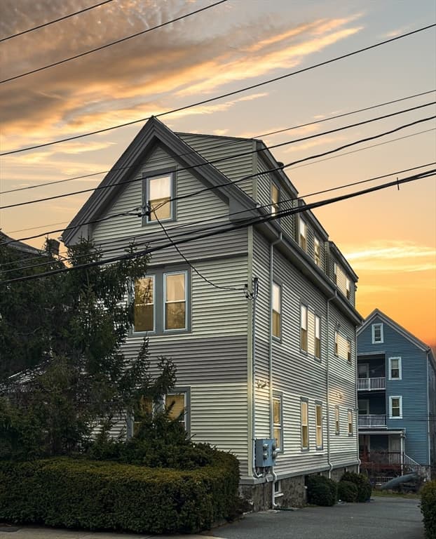 52 Quincy St #3