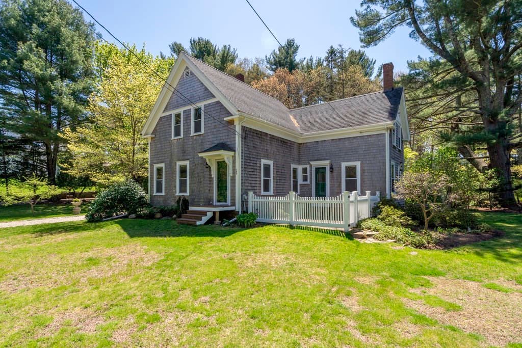 164 Elm St photo 2