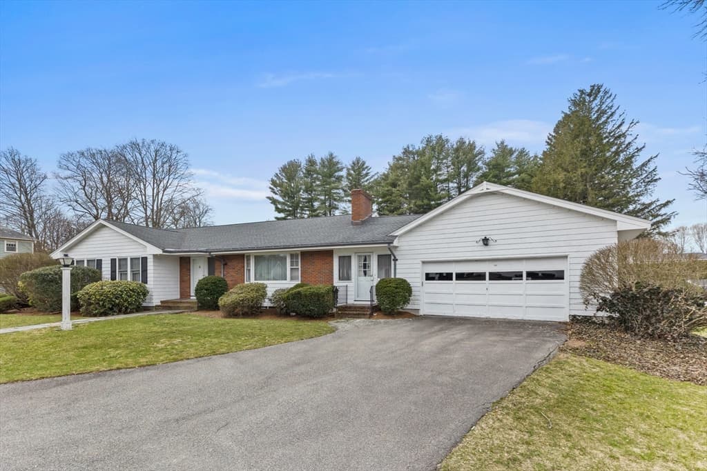24 Trull Ln