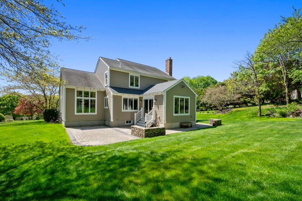 1 Jefferson Dr photo 2