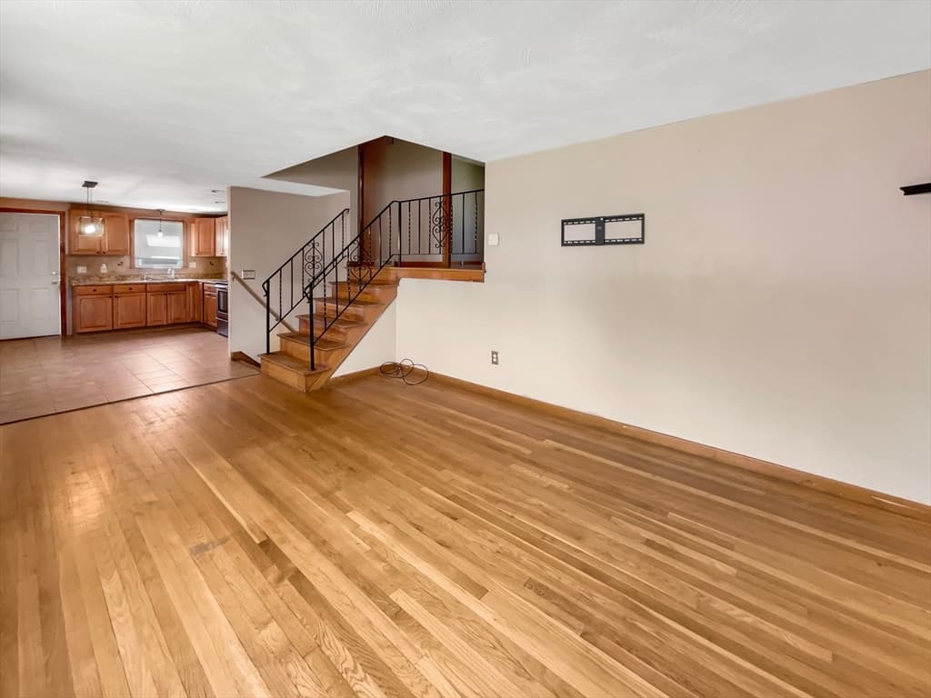 101 Copeland St photo 3