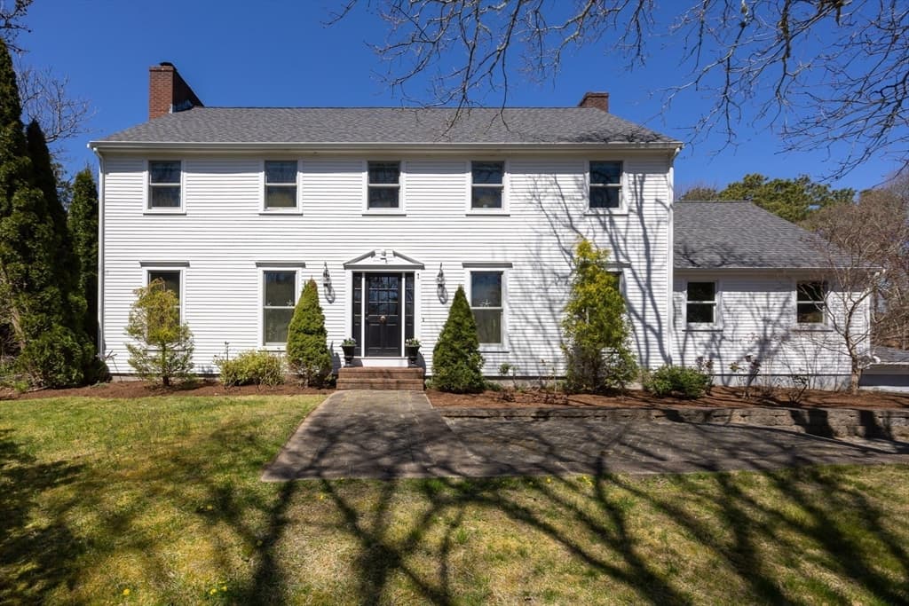 7 Wolf Hill Road photo 2