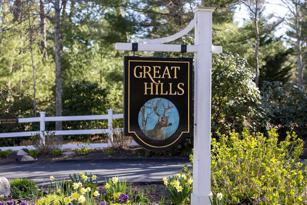 7 Wolf Hill Road photo 3
