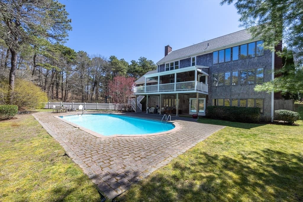 7 Wolf Hill Road