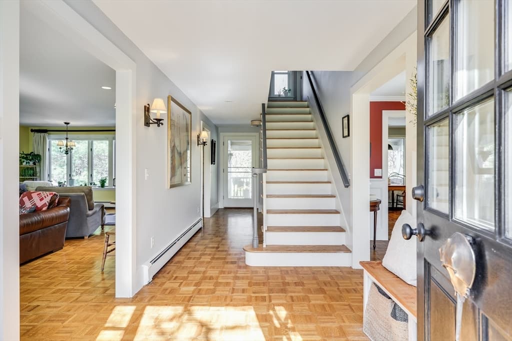 7 Wolf Hill Road photo 5