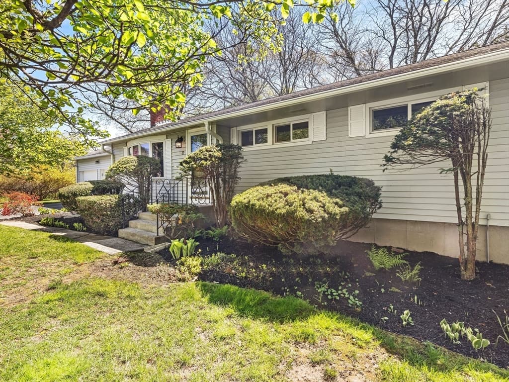 12 Roman Drive
