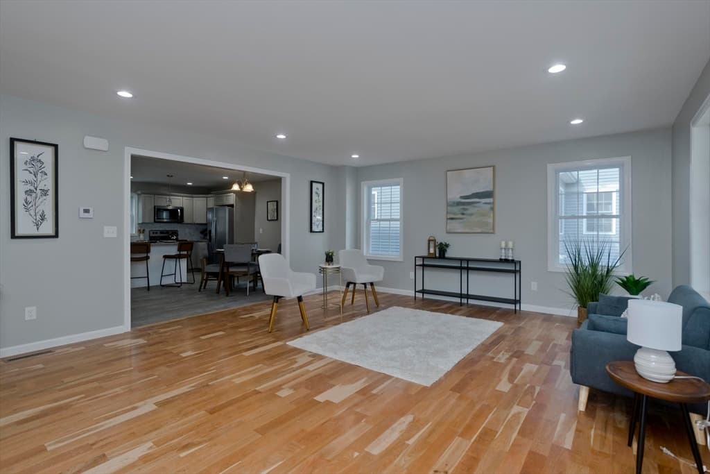 33 Brooks St photo 3