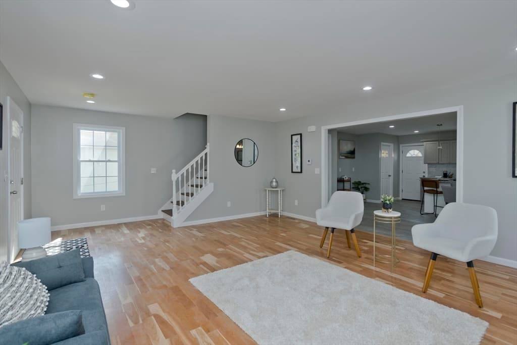 33 Brooks St photo 5