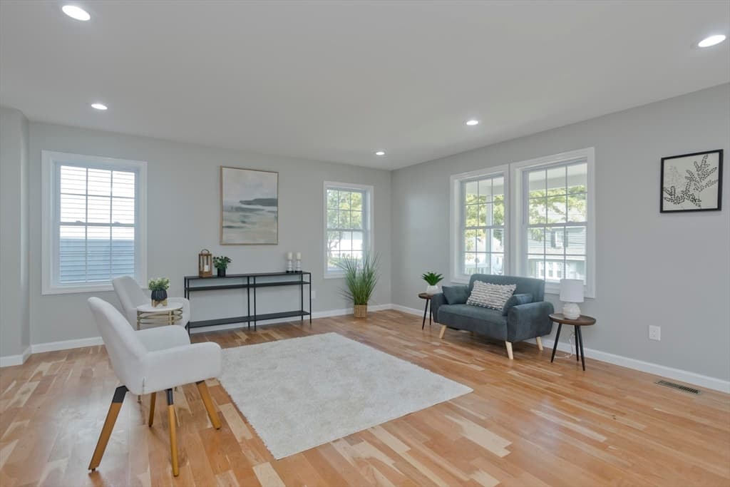 33 Brooks St photo 4