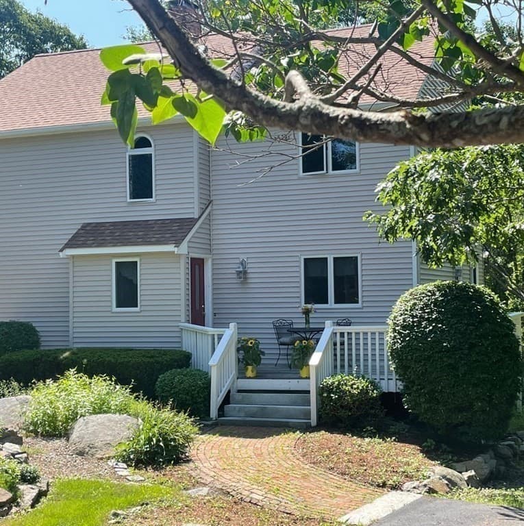 14 Woodbury Lane