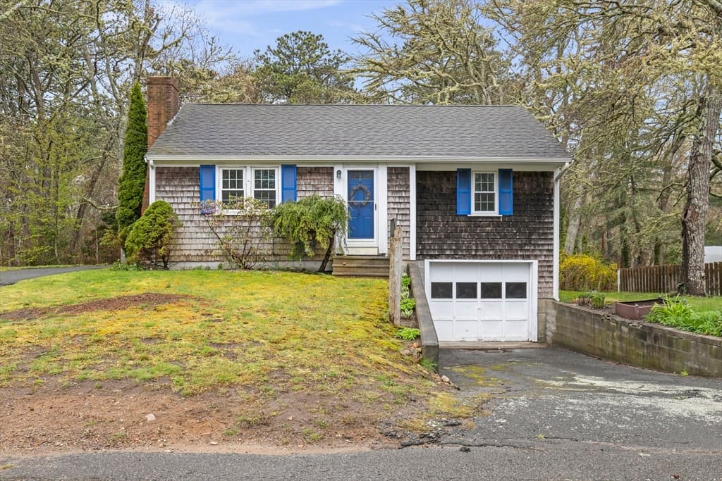 14 Meadowbrook Ln