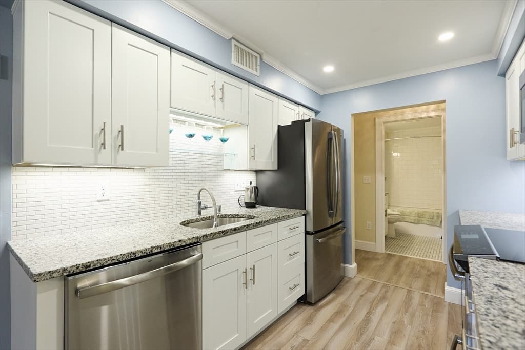 10 Beals Cove Rd #J photo 5