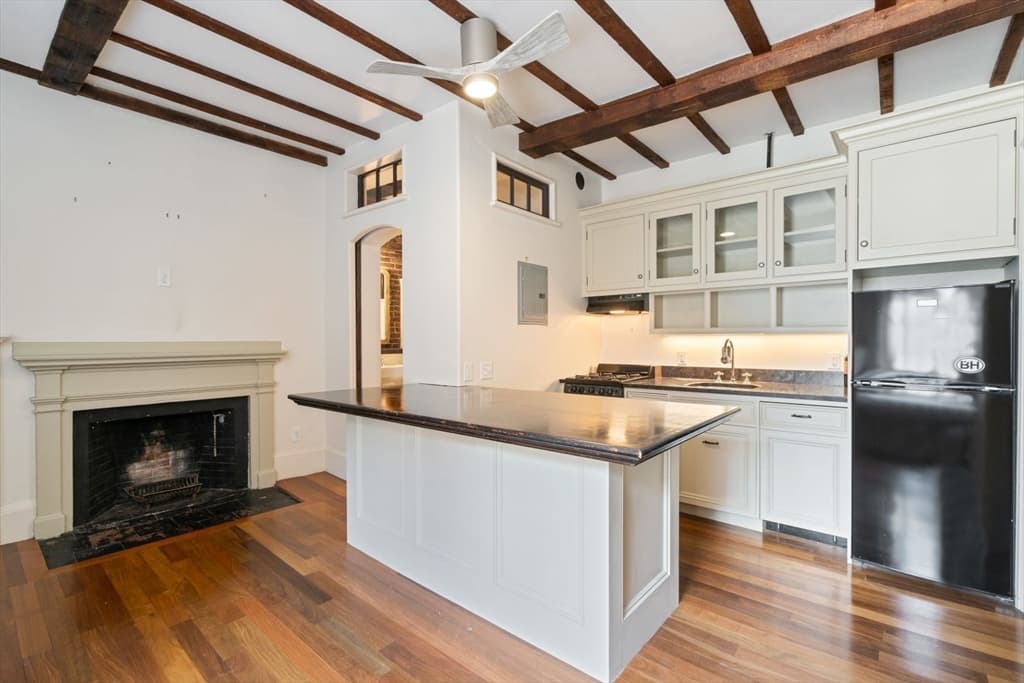 51 Hancock St #11