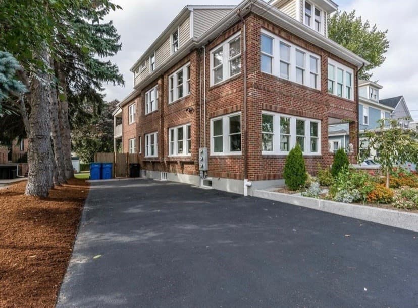 16 Trowbridge St #2 photo 2