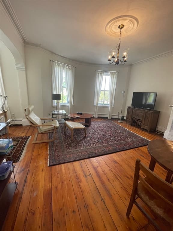 811 E.Broadway #2 photo 3