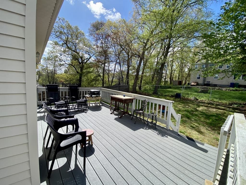 10 Reardon Rd photo 2