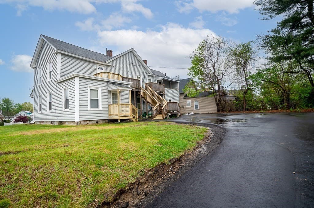 115 Lakewood St photo 2