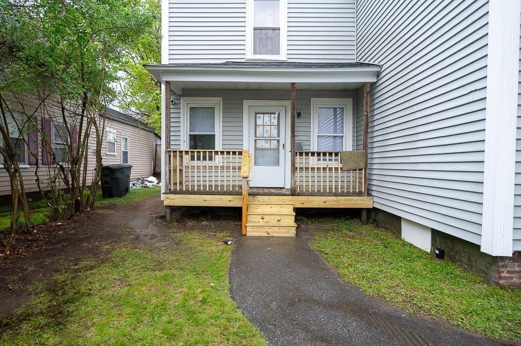 115 Lakewood St photo 3