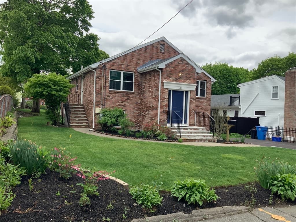 18 Willow St photo 2