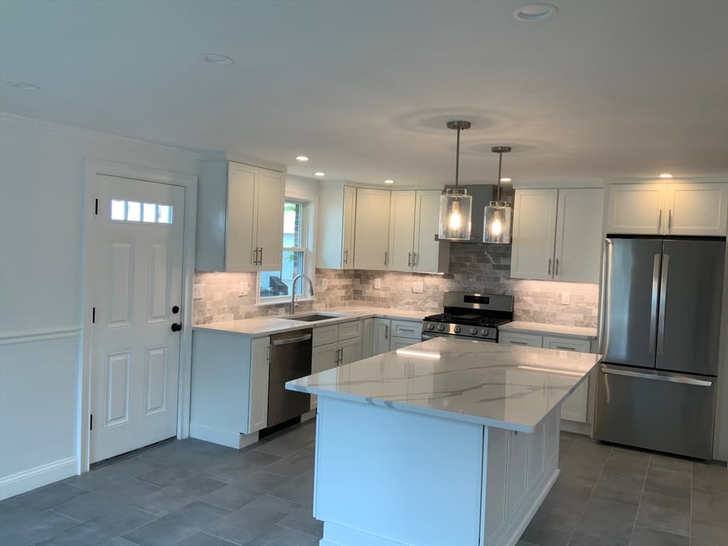 18 Willow St photo 5