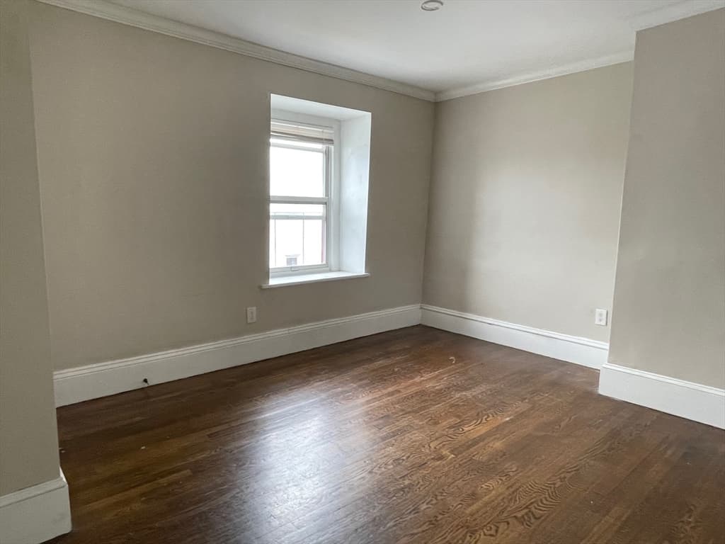 402 Saratoga St #3 photo 5