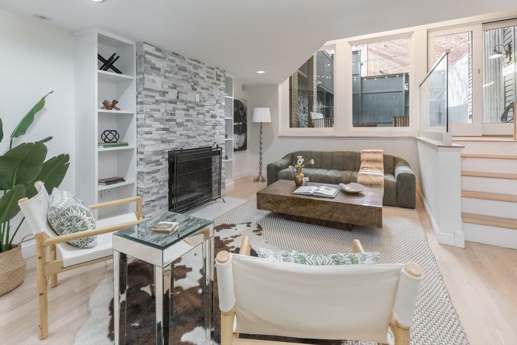 67 Montgomery Street #1 photo 2