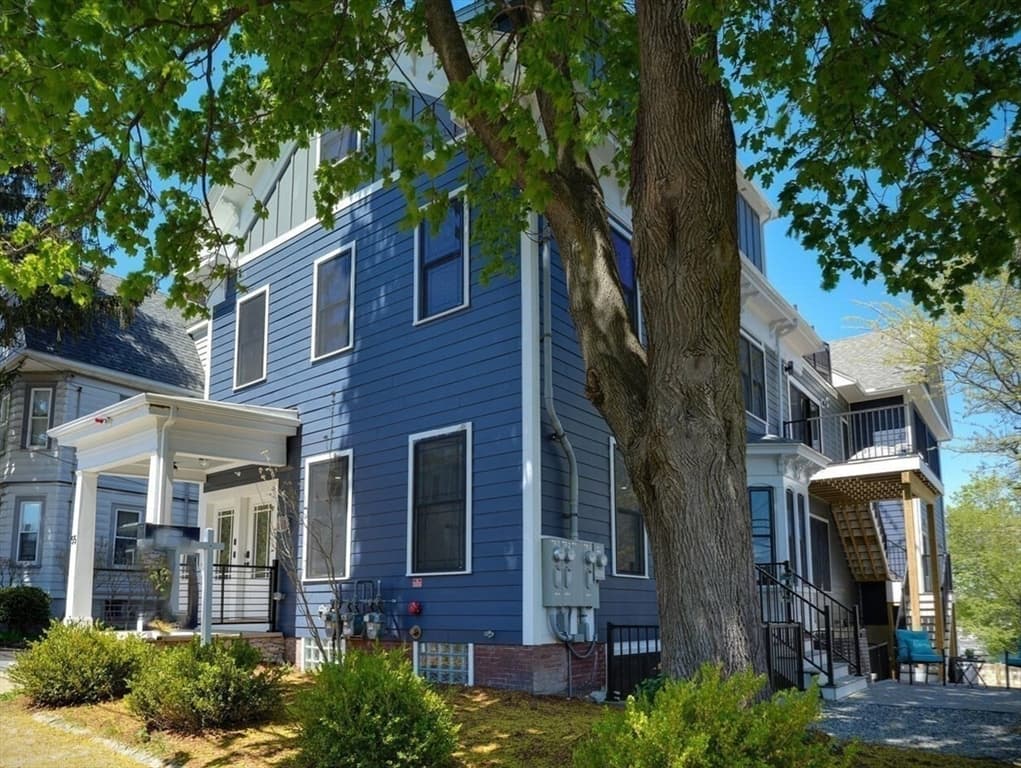 55 Heath St #1 photo 3