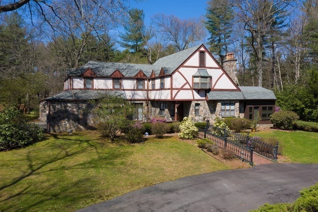 242 Eastwood Dr photo 3