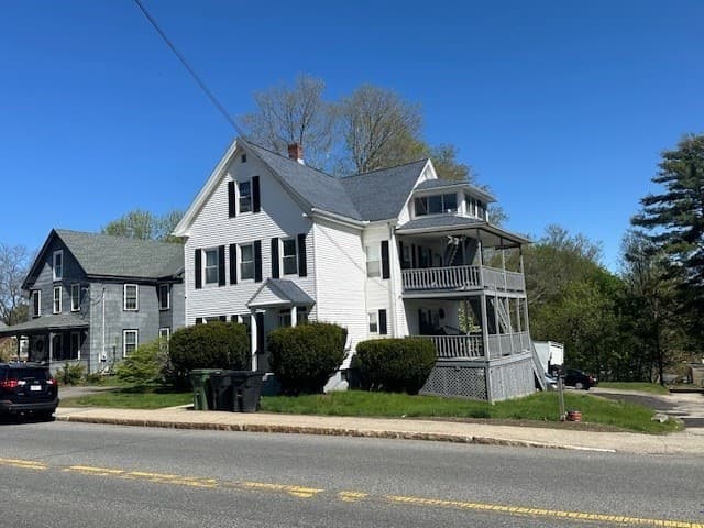 32 Main St photo 3