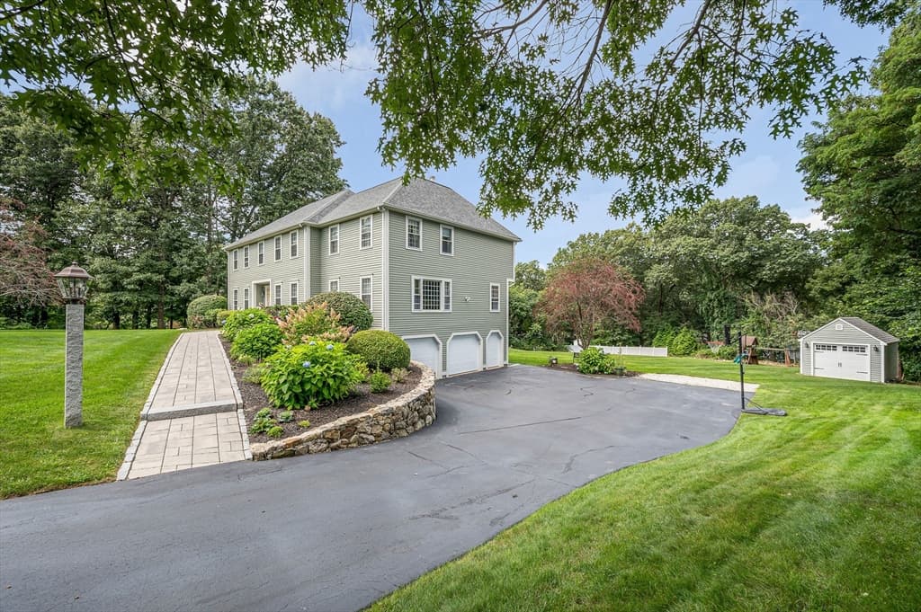 4 Nashoba Dr photo 2