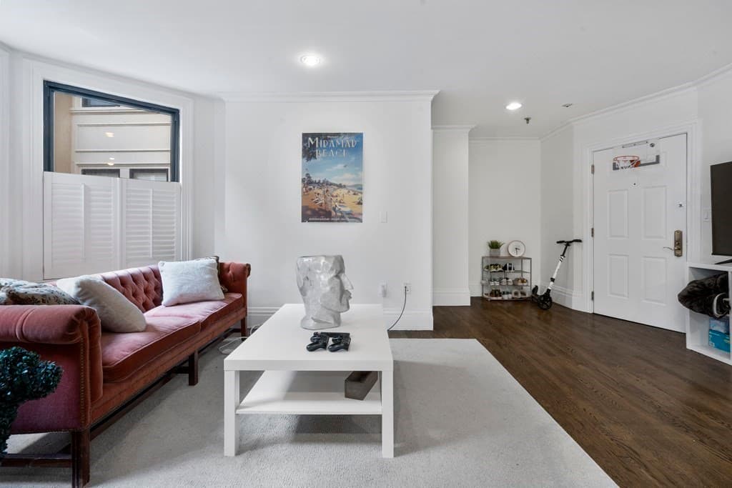 390 Commonwealth Ave #205 photo 3