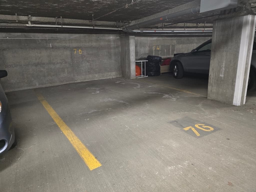 650 Columbus Ave photo 2