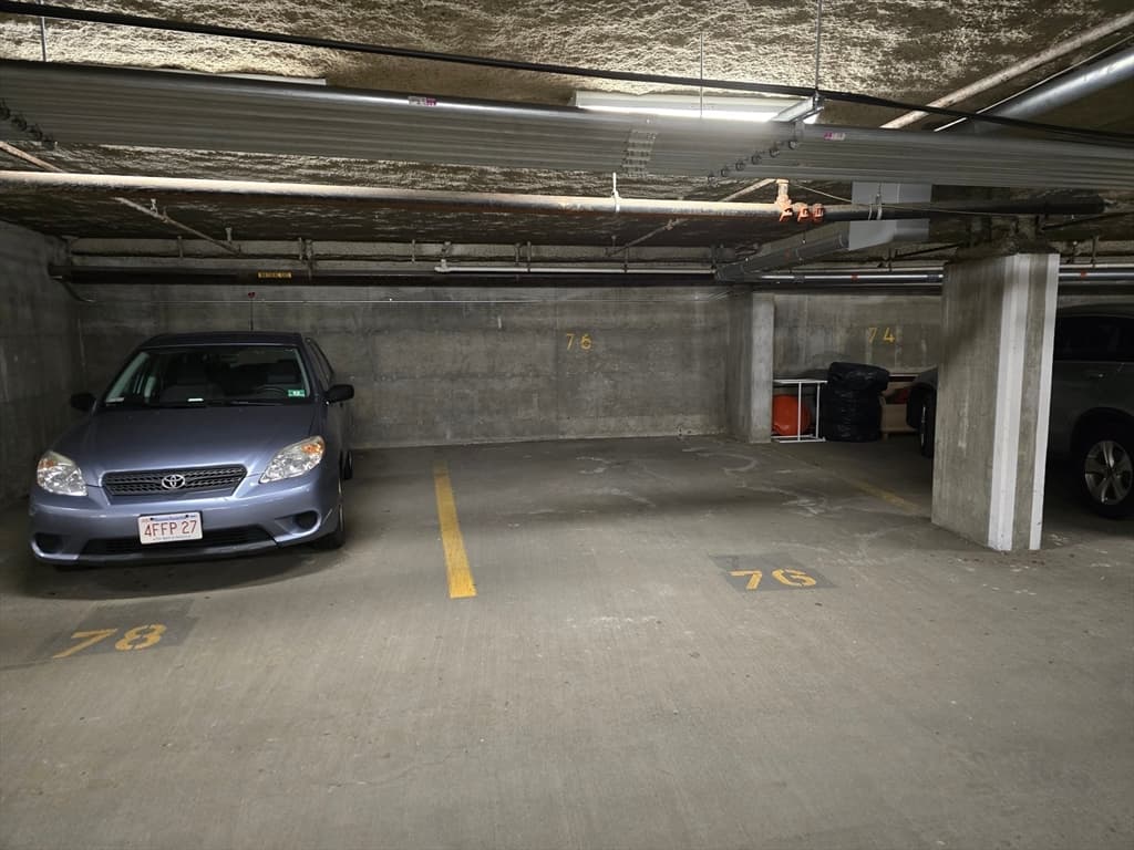 650 Columbus Ave photo 3