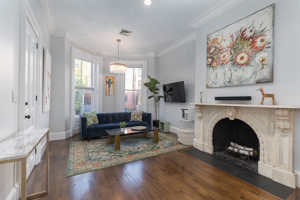 46 Rutland Sq #2 photo 2