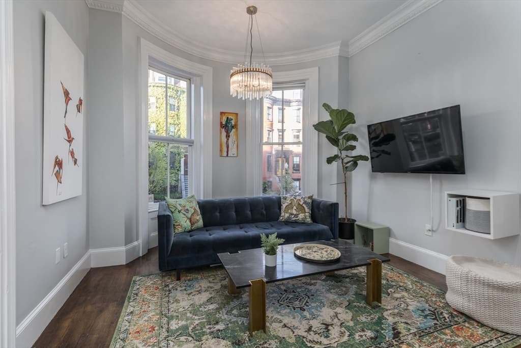 46 Rutland Sq #2 photo 3
