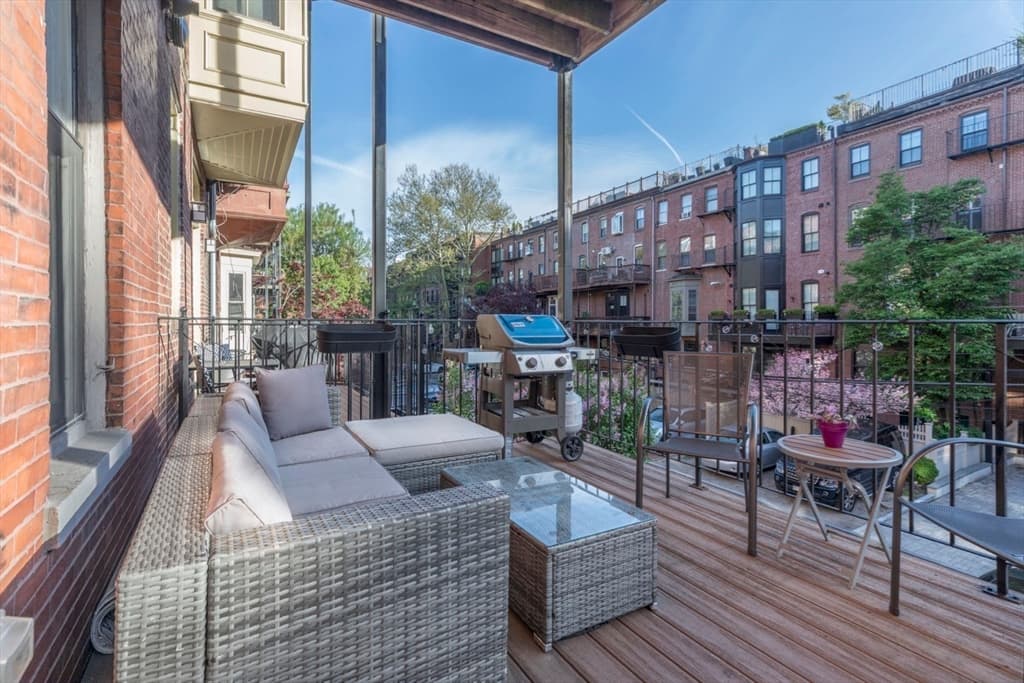 46 Rutland Sq #2