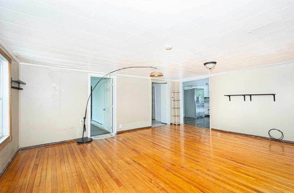 14 Kenmore St photo 3