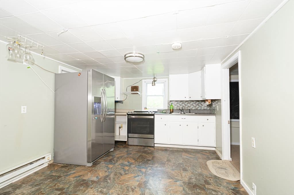 14 Kenmore St photo 5