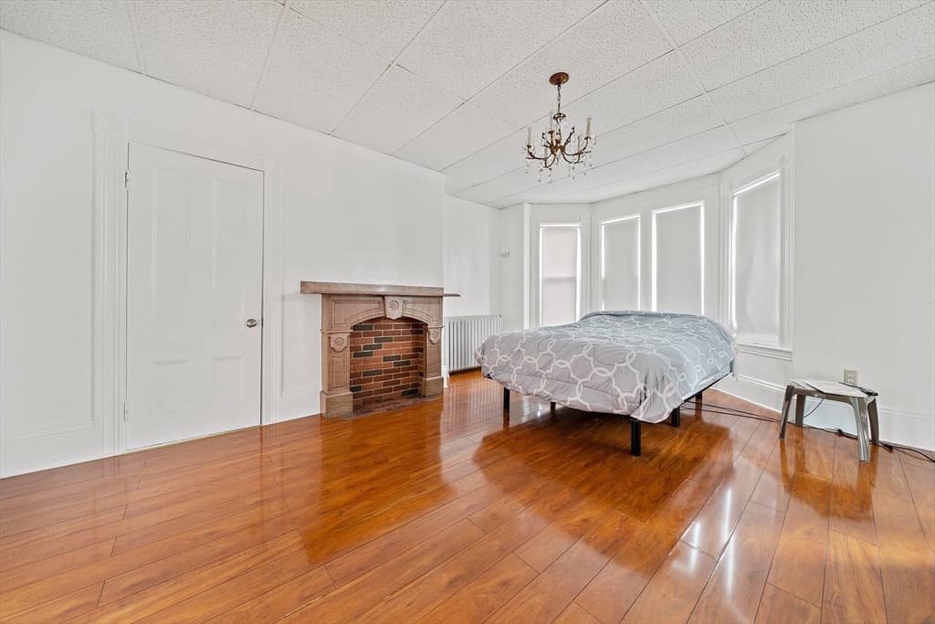 487-489 Sumner St photo 4