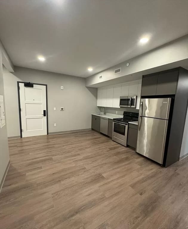 100 Hemenway #203 photo 2