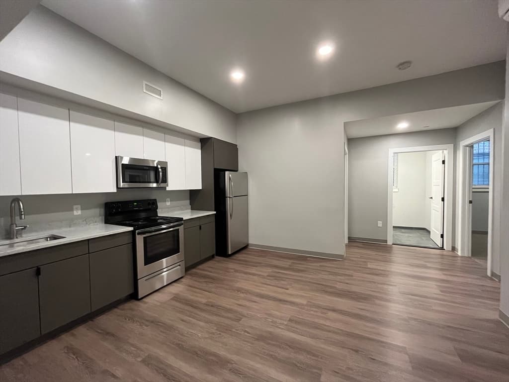 100 Hemenway #203