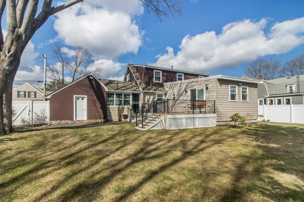 202 Pine St photo 3