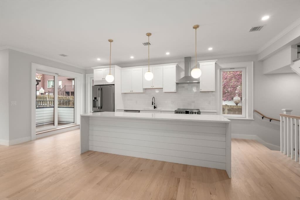199-201 Copeland St. #3