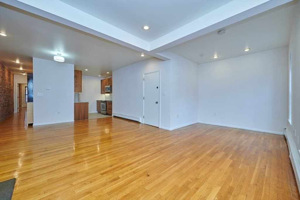 36 Symphony Road #2A photo 2