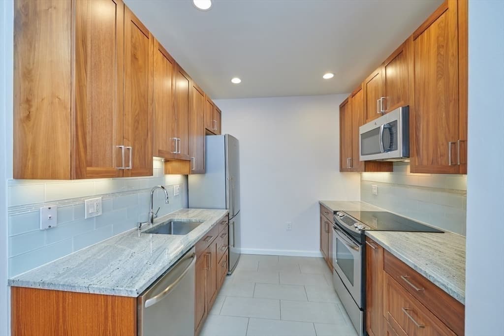 36 Symphony Road #2A photo 3