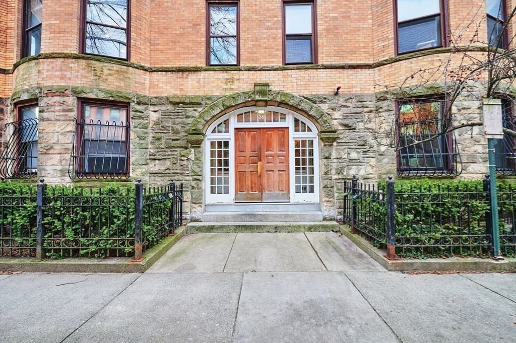36 Symphony Road #2A photo 5