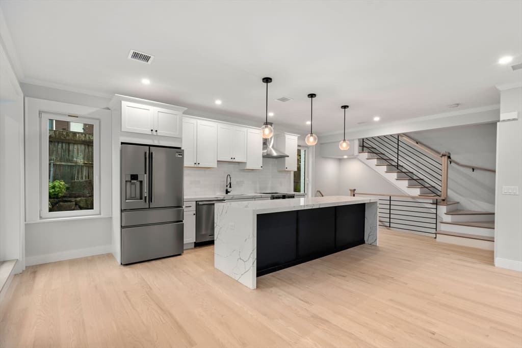 199-201 Copeland St. #4