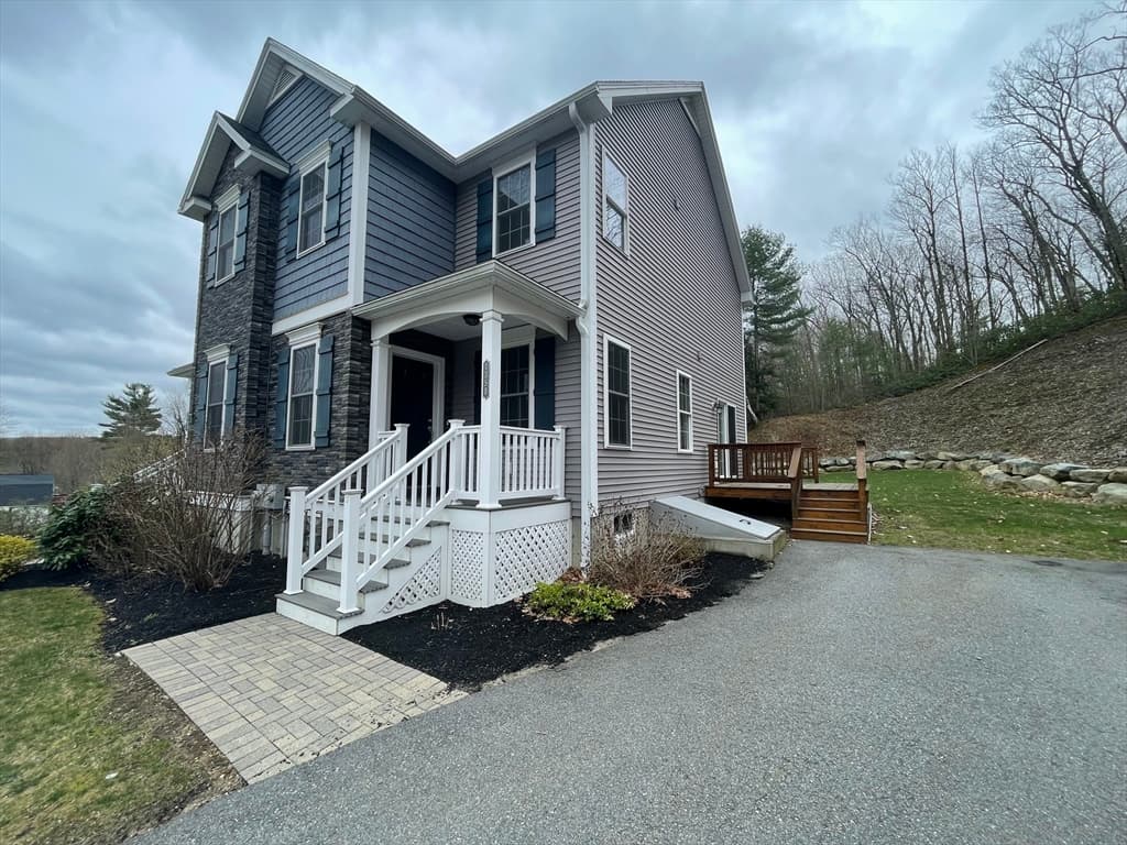 135 Narrows Road #B photo 3