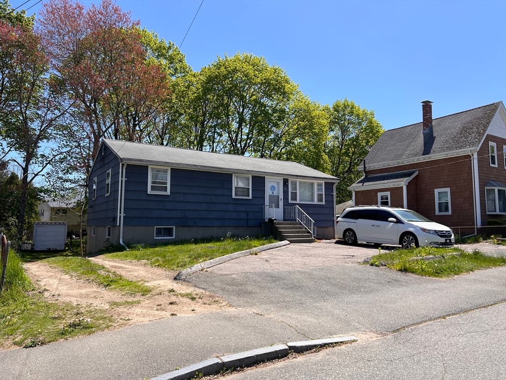 96 Hill St photo 2